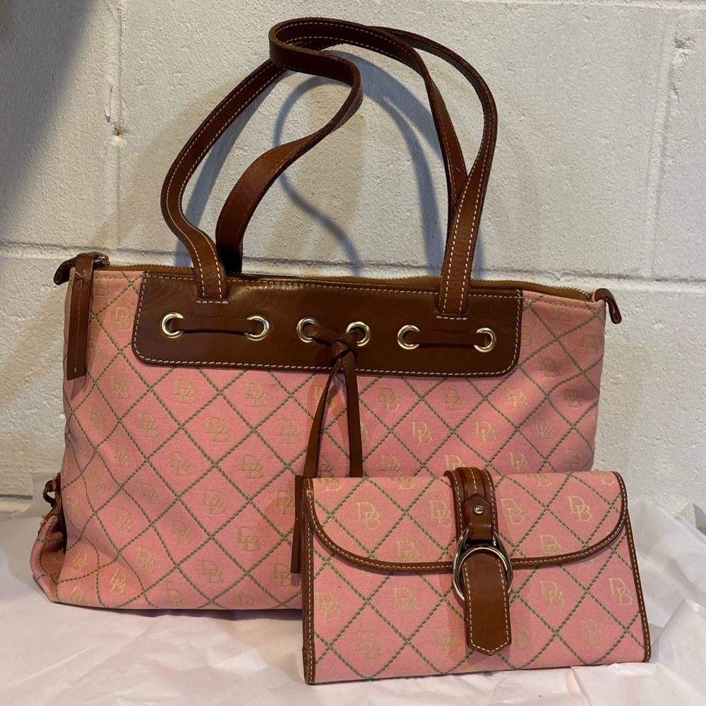 Vintage Dooney & Bourke satchel shoulder bag with matching wallet pink canvas